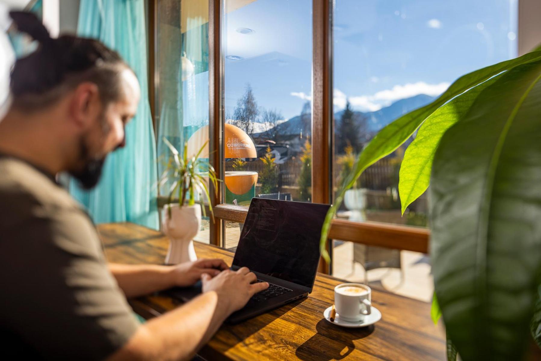 Coliving Bansko, The Social Hotel By Networking Premium Bagian luar foto