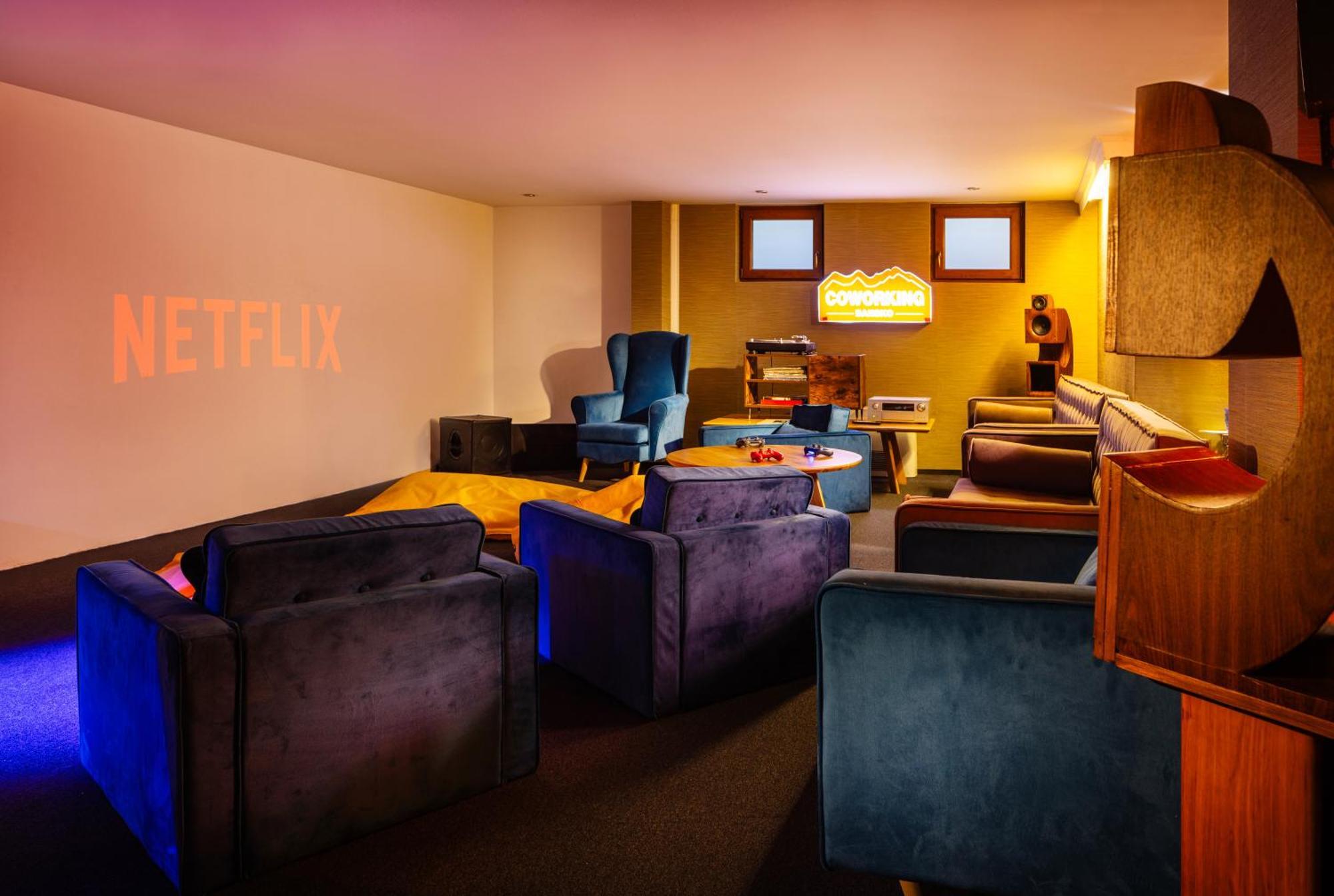 Coliving Bansko, The Social Hotel By Networking Premium Bagian luar foto