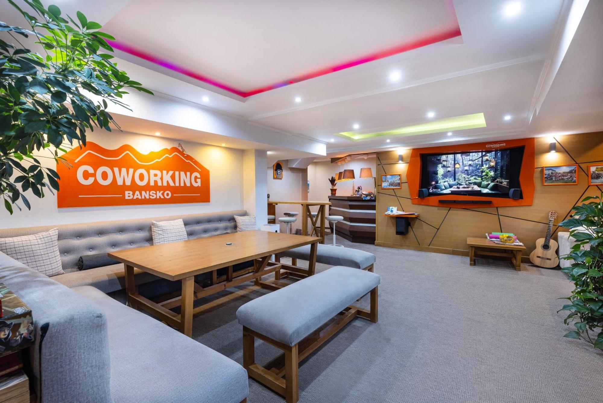 Coliving Bansko, The Social Hotel By Networking Premium Bagian luar foto